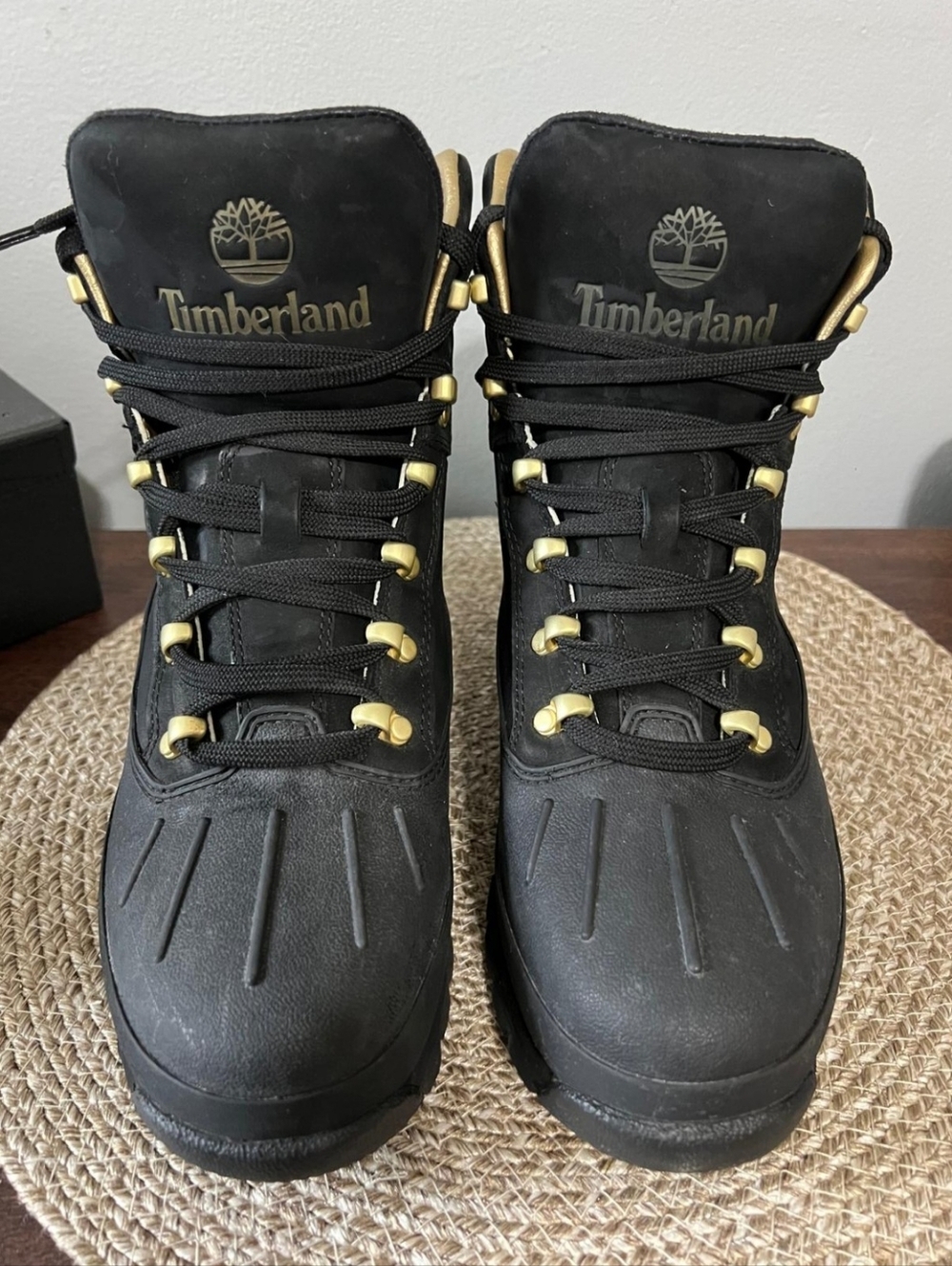 Timberland Euro Hiker Shell Toe Boots for Men – Black/Gold – Size 8.5 US.